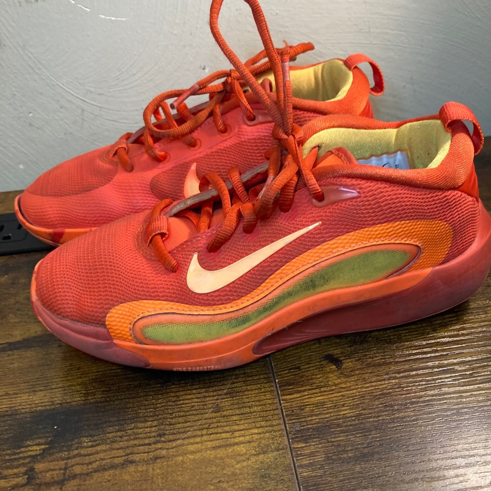 Nike IsoFly GS Size 2.5Y Team Orange Basketball Shoes FN4384-800 Youth